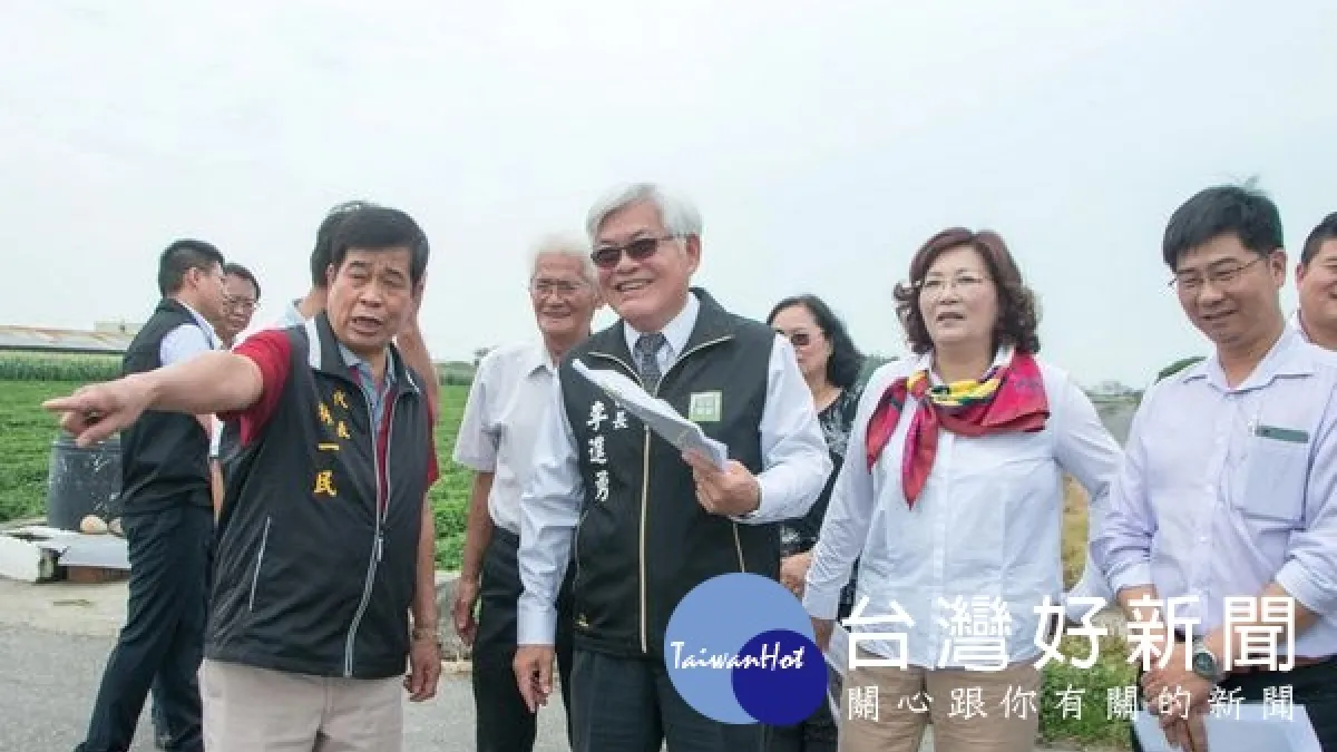 為提升農民作業 李進勇勘查褒忠農路