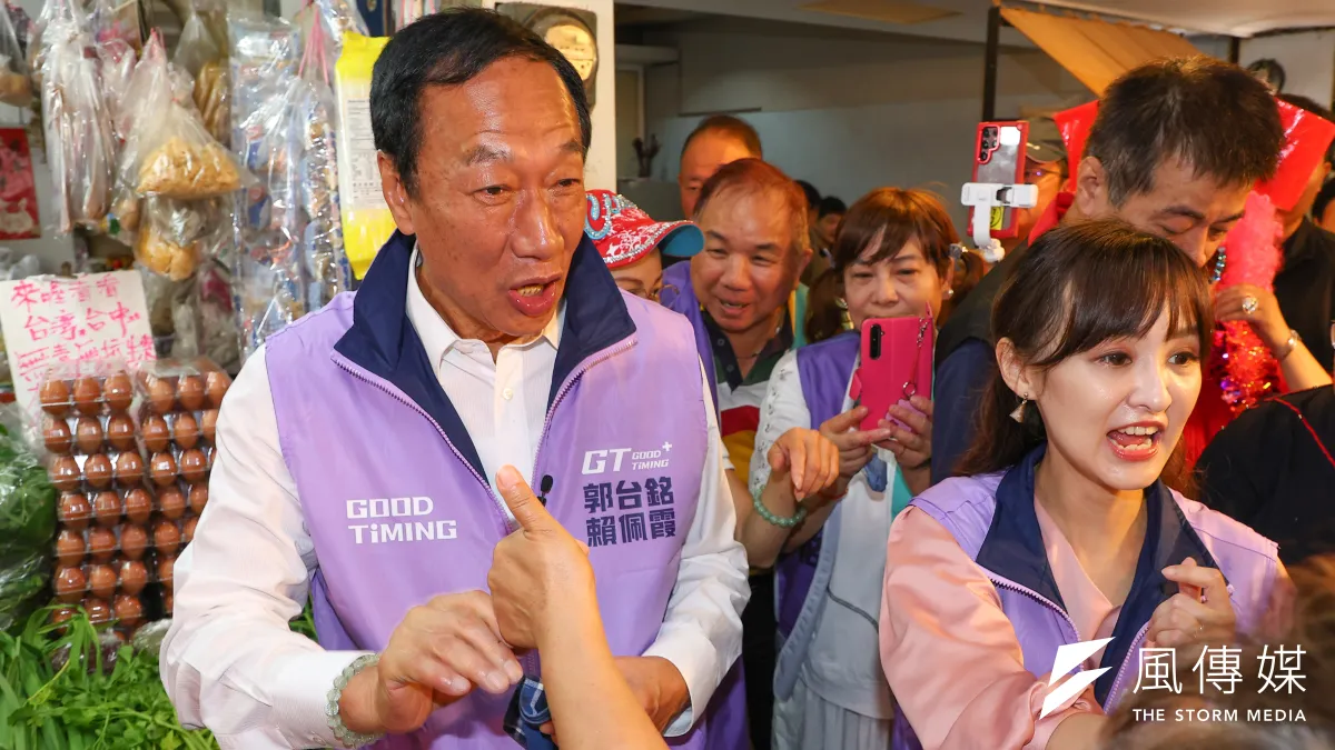 鴻海創辦人郭台銘近日走訪多地,積極拚總統參選連署。(資料照,顏麟宇攝)
