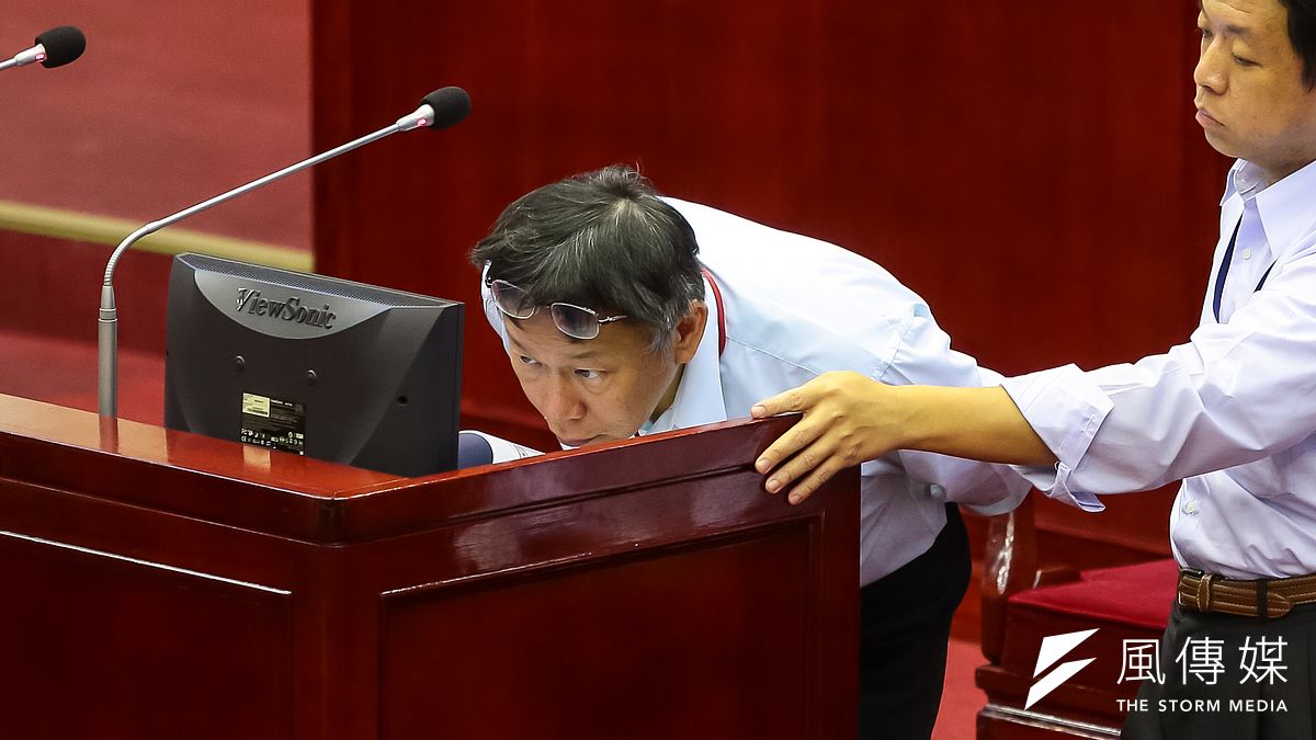 台北市長柯文哲指派日前涉關說請辭的台北市政府市長室前專員邱昱凱,遞補前田徑選手紀政辭職的空缺,出任公民參與委員會委員。(資料照,顏麟宇攝) 台北市長柯文哲指派日前涉關說請辭的台北市政府市長室前專員邱昱凱,遞補前田徑選手紀政辭職的空缺,出任公民參與委員會委員。(資料照,顏麟宇攝)