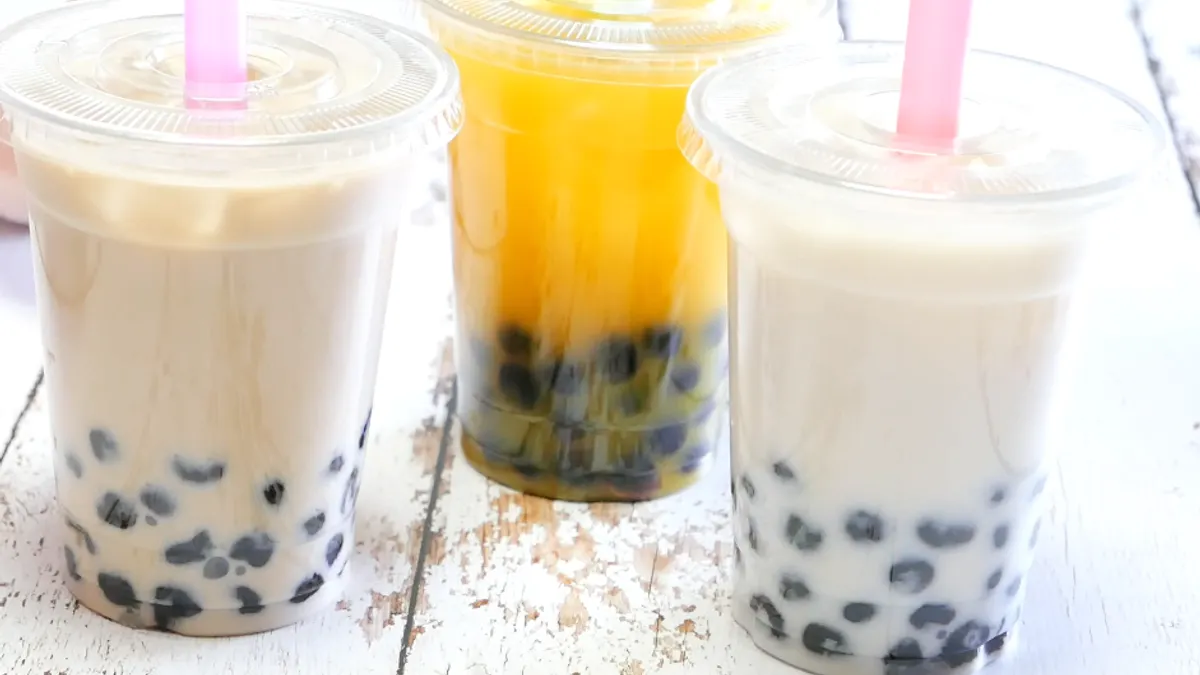 珍珠奶茶是很好的熱量來源,卻不是良好的營養來源,人體需要足夠熱量且良好的營養,才能調節生理機能、促進發育。(示意圖/翻攝自youtube)