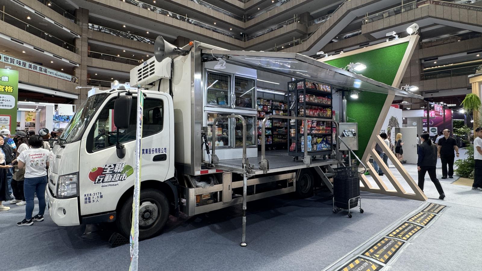 綠色轉型新局》超市車不賺錢,為什麼還要做?全聯大搬「行動門市」進世貿 路線、商品一次看