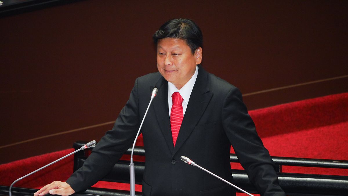 傅崐萁於花蓮服務處召開記者會,具體提出國會改革5點主張並當場簽署「國會改革承諾書」,強調18個月內無法完成國會改革辭掉國會領袖。(資料照,蔡親傑攝) 傅崐萁於花蓮服務處召開記者會,具體提出國會改革5點主張並當場簽署「國會改革承諾書」,強調18個月內無法完成國會改革辭掉國會領袖。(資料照,蔡親傑攝)