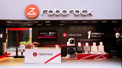 智慧清潔家電領導品牌Roborock石頭科技打造巨型掃拖機器人—「石頭科技清潔萬事屋」主題快閃店。