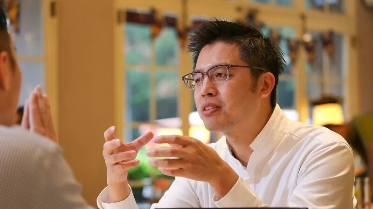 「不探索看看,怎麼知道可以為這世界做什麼?」VMFive執行長丁俊宏放下250萬高薪,走上創業之路(圖 / 風傳媒)