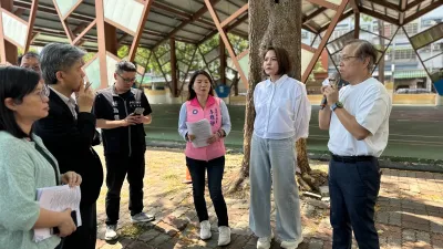 立委陳菁徽與市議員李雅靜邀國教署長彭富源、教育局長吳立森,前往鳳山區實地勘查校園建設需求。(圖/李雅靜服務處提供)