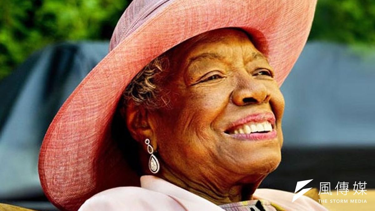 安潔羅載譽美國,是非裔女性作家典範(取自網路) 安潔羅載譽美國,是非裔女性作家典範(取自網路)