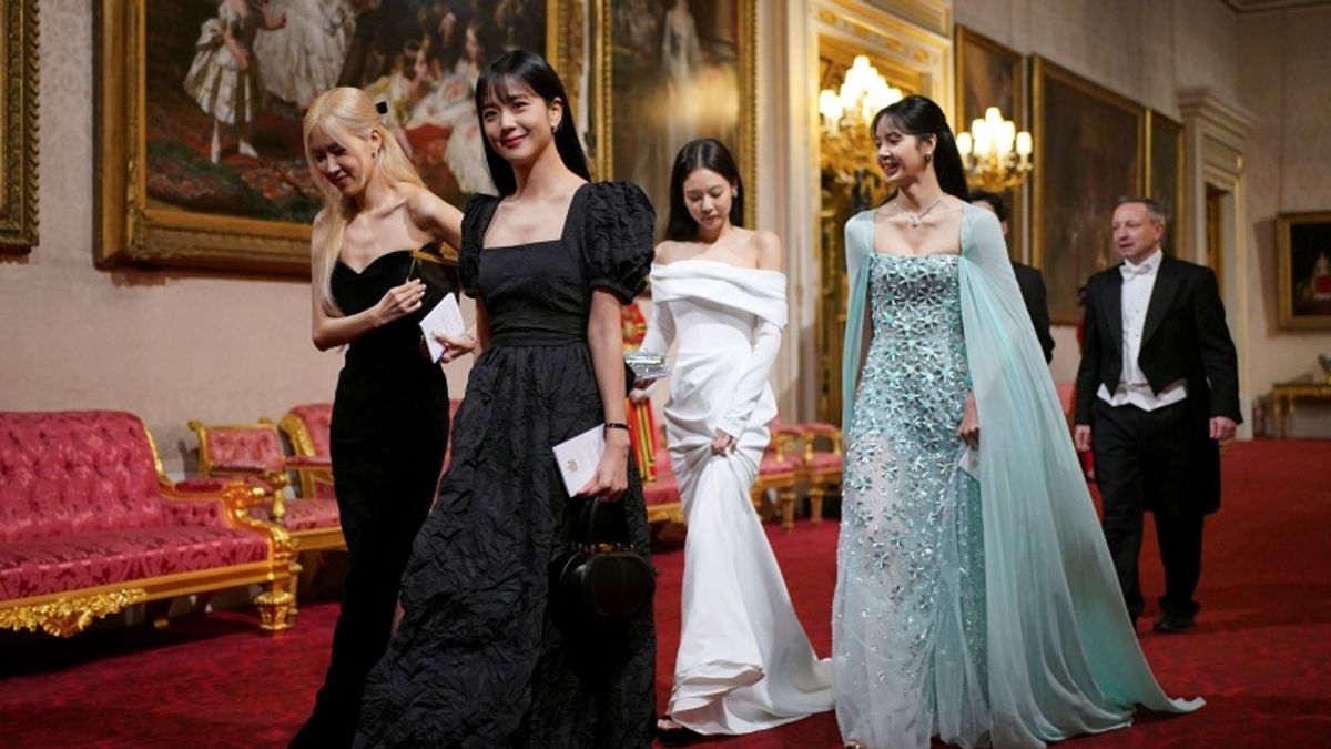 BLACKPINK與南韓總統尹錫悅夫婦一同受邀出席白金漢宮國宴。(圖/AP) BLACKPINK與南韓總統尹錫悅夫婦一同受邀出席白金漢宮國宴。(圖/AP)