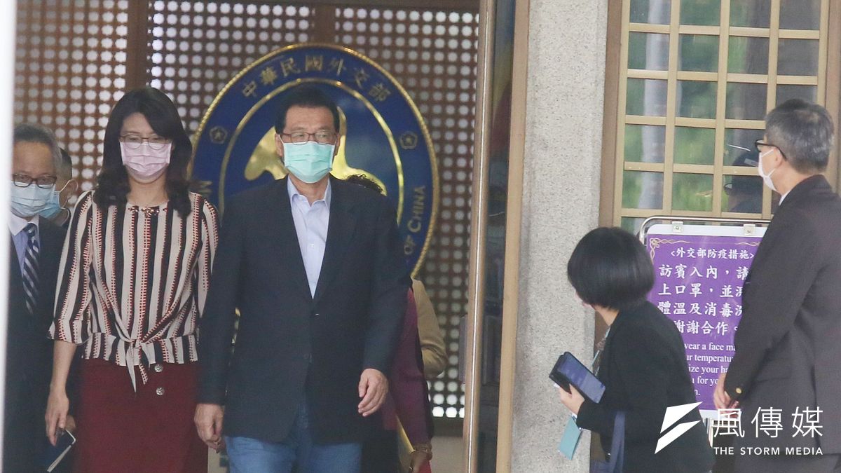 2021年5月4日,中國國民黨立院黨團總召費鴻泰等人前往外交部,詢問駐日代表謝長廷是否返台。(柯承惠攝) 2021年5月4日,中國國民黨立院黨團總召費鴻泰等人前往外交部,詢問駐日代表謝長廷是否返台。(柯承惠攝)