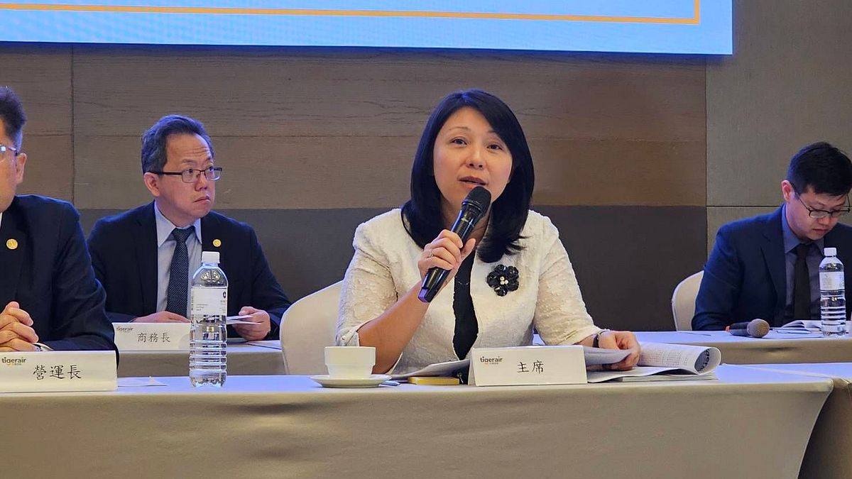 台灣虎航董事長黃世惠(中)19日主持股東常會,樂觀看待需求穩定成長。(台灣虎航提供) 台灣虎航董事長黃世惠(中)19日主持股東常會,樂觀看待需求穩定成長。(台灣虎航提供)