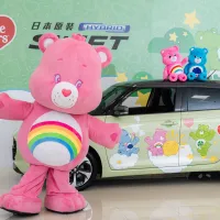 Taiwan Suzuki此次再度攜手療癒系經典角色Care Bears,推出限量「Swift|Care Bears」彩繪特仕車。(Taiwan Suzuki提供) Taiwan Suzuki此次再度攜手療癒系經典角色Care Bears,推出限量「Swift|Care Bears」彩繪特仕車。(Taiwan Suzuki提供)