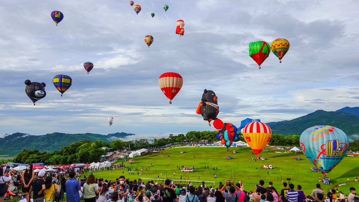 「2022臺灣國際熱氣球嘉年華」在臺東鹿野高台開幕。(圖/臺東縣政府交通及觀光發展處提供) 「2022臺灣國際熱氣球嘉年華」在臺東鹿野高台開幕。(圖/臺東縣政府交通及觀光發展處提供)