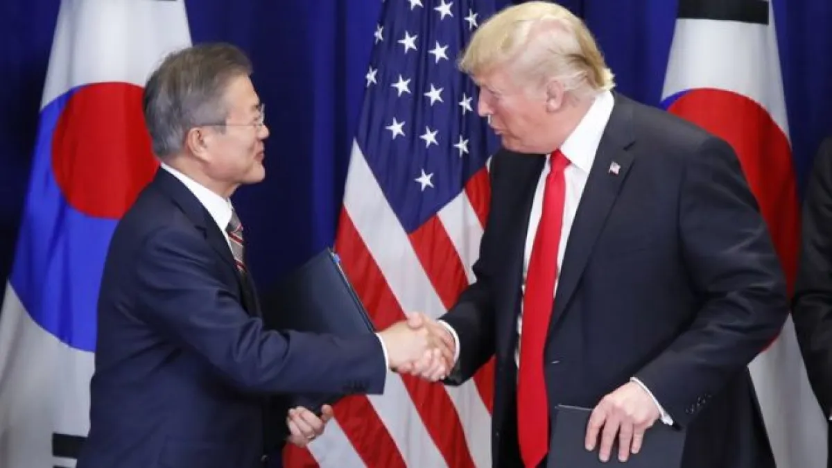 美國總統川普已與南韓總統文在寅簽署美韓貿易修訂協定,該協定將為美國汽車業和製藥公司提供更多出口南韓市場的機會。(BBC中文網)