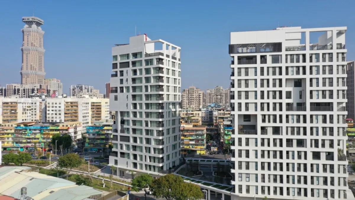 凱旋青樹社宅區位絕佳,為高市府第1棟自建社宅(左為A棟、右為B棟)。(圖/高雄市政府都市發展局)