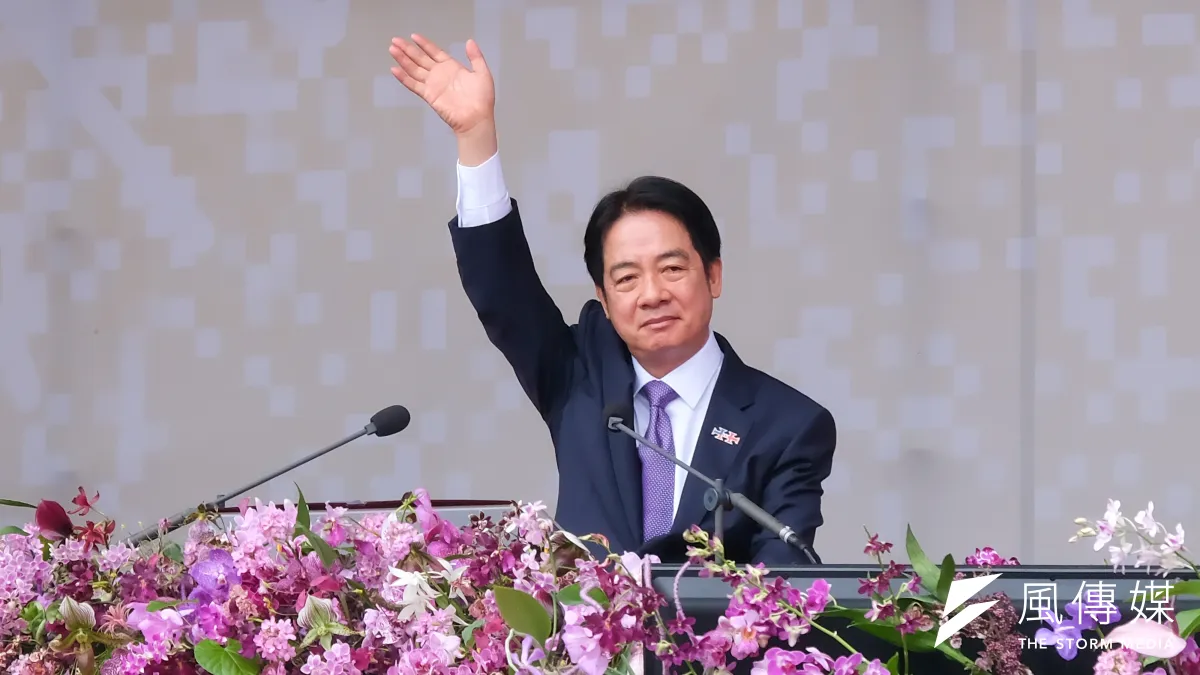 總統賴清德10日上午發表任內首次國慶演說,強調中華民國已經在台澎金馬落地生根,和中華人民共和國互不隸屬。事後再由黨政人士放話,指演說中暗指「2758號決議」。(劉偉宏攝)