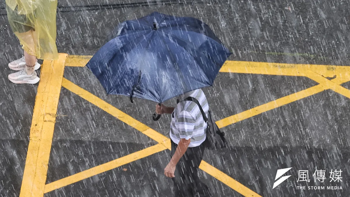 気象専門家の林得恩氏は、来週前後に合計3つの梅雨前線が台湾の天気に影響を及ぼすことを指摘した。(示意図/柯承惠撮影) 気象専門家の林得恩氏は、来週前後に合計3つの梅雨前線が台湾の天気に影響を及ぼすことを指摘した。(示意図/柯承惠撮影)