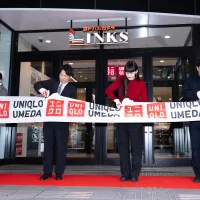 国内ユニクロ3月既存店売上高は前年比9.2%増、気温上昇に伴う春物好調と欧州米での旗艦店戦略が鮮明に。(写真/丁勤紜撮影) 国内ユニクロ3月既存店売上高は前年比9.2%増、気温上昇に伴う春物好調と欧州米での旗艦店戦略が鮮明に。(写真/丁勤紜撮影)