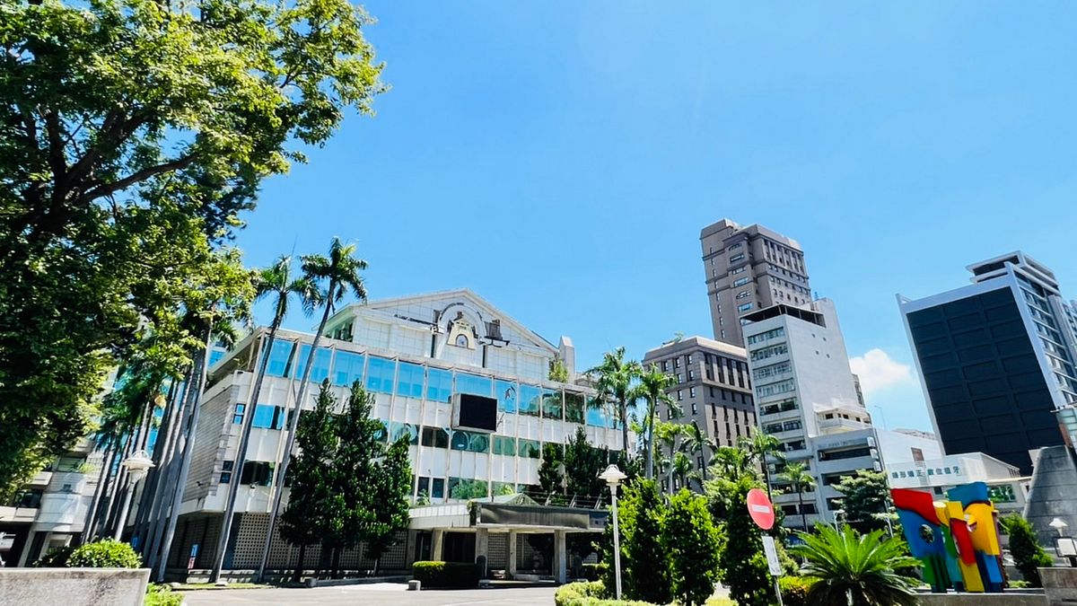 高雄首案以文化保存為出發的「高雄市舊市議會都市更新事業公開評選實施者案」順利完成綜合評選。(圖/高市文化局提供) 高雄首案以文化保存為出發的「高雄市舊市議會都市更新事業公開評選實施者案」順利完成綜合評選。(圖/高市文化局提供)