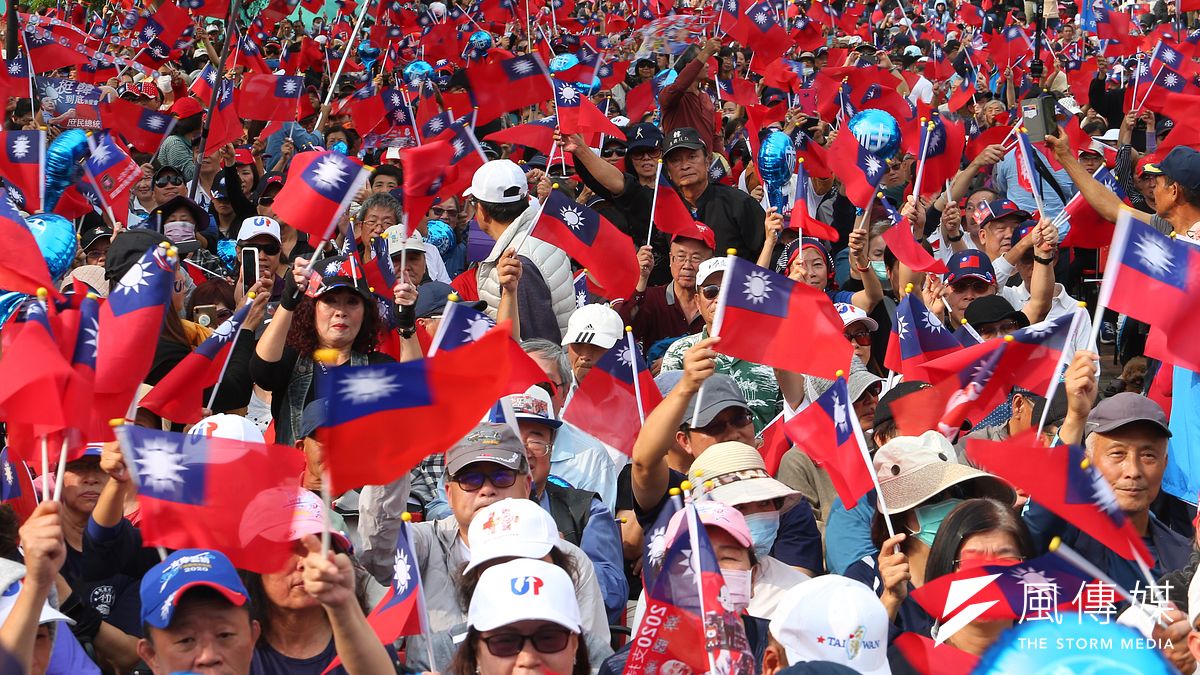 作者表示,人民作主,庶民起義,二零二零,台灣起飛,我們要把自己的國家,從那些貪婪惡毒的政客權貴手中,赢回來!(資料照,顏麟宇攝) 作者表示,人民作主,庶民起義,二零二零,台灣起飛,我們要把自己的國家,從那些貪婪惡毒的政客權貴手中,赢回來!(資料照,顏麟宇攝)