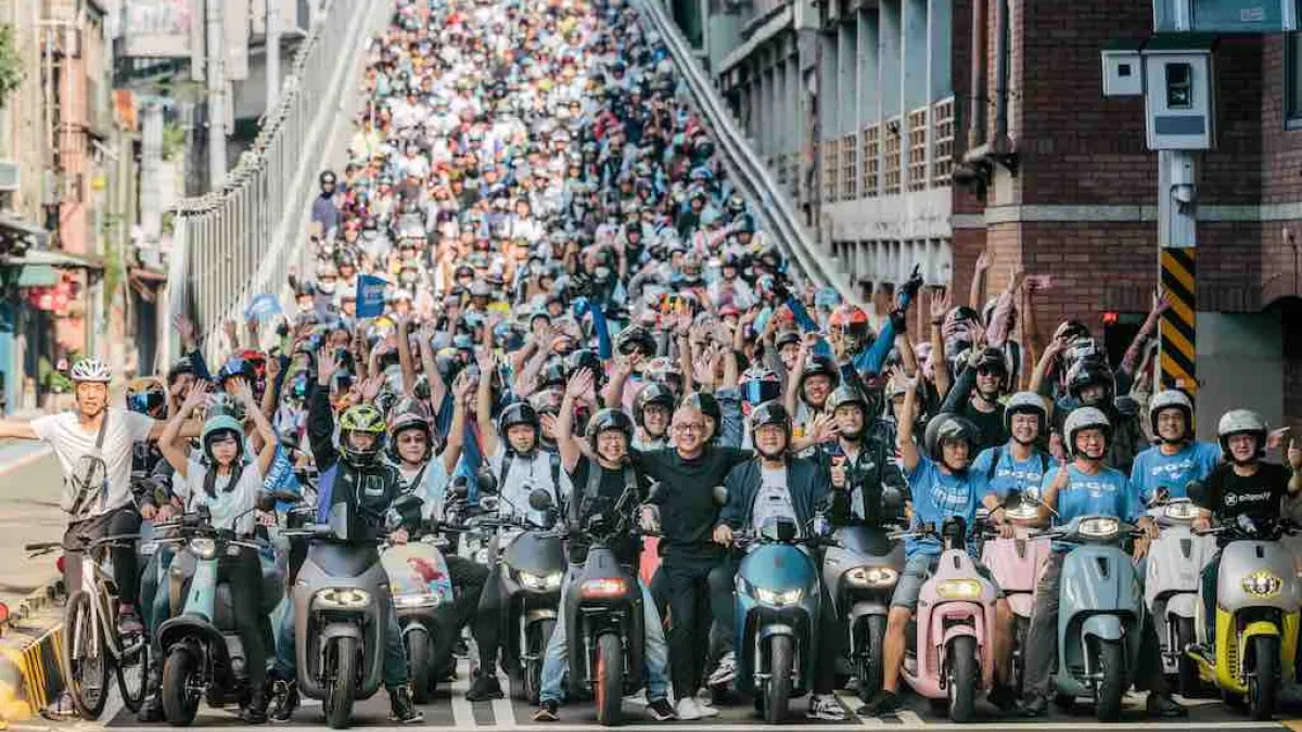 今年活動以「電車騎士節」為主題,將台北橋機車瀑布的景象化成一波又一波的電車街頭文化。(圖/業者提供)