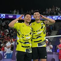 バドミントン男子ダブルスで2大会連続金メダルを獲得した李洋氏(左)が、新設されるスポーツ部の初代部長に就任する。(写真/中華オリンピック委員会提供) バドミントン男子ダブルスで2大会連続金メダルを獲得した李洋氏(左)が、新設されるスポーツ部の初代部長に就任する。(写真/中華オリンピック委員会提供)