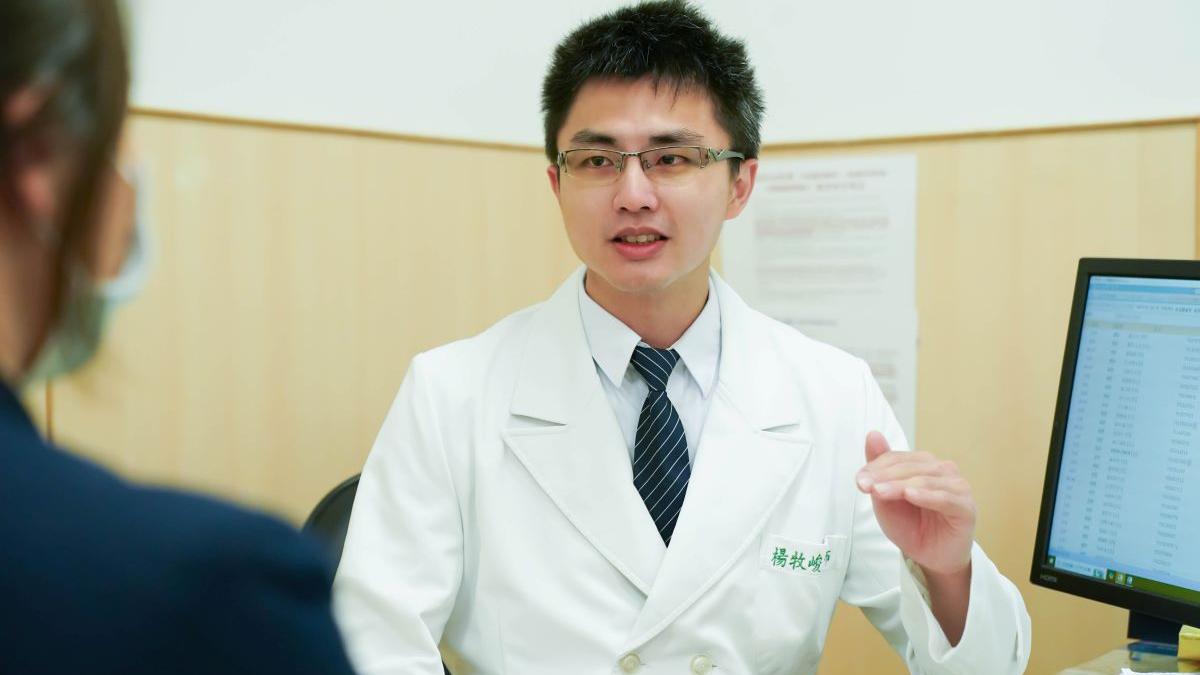 腹脹、喘不過氣竟是卵巢癌第四期!醫示警「早期症狀難辨別」:易被誤認成脹氣