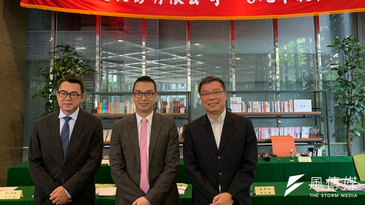 由左至右冠德建設發言人暨副總張勝安、冠德建設董事長馬志綱以及冠德建設總經理洪錦欽。(圖/富比士地產王提供) 由左至右冠德建設發言人暨副總張勝安、冠德建設董事長馬志綱以及冠德建設總經理洪錦欽。(圖/富比士地產王提供)