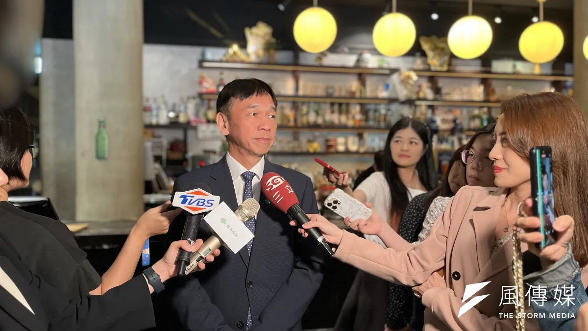 國泰投信董事長張錫認為,股市最壞的時機已經過去,在AI、降息兩大利多助攻之下,台股有望再戰新高。(林彥呈攝)