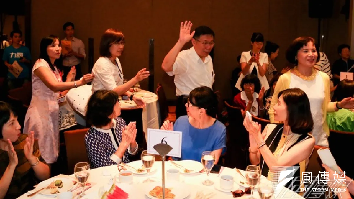 台北市長參選人柯文哲9日出席女性後援會下午茶會。(余志偉攝)