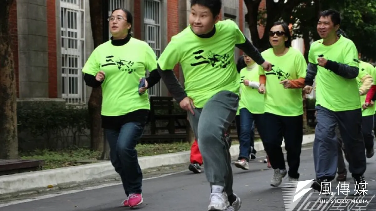 路跑已全為全民運動,視障朋友也不缺席。(葉信菉攝)
