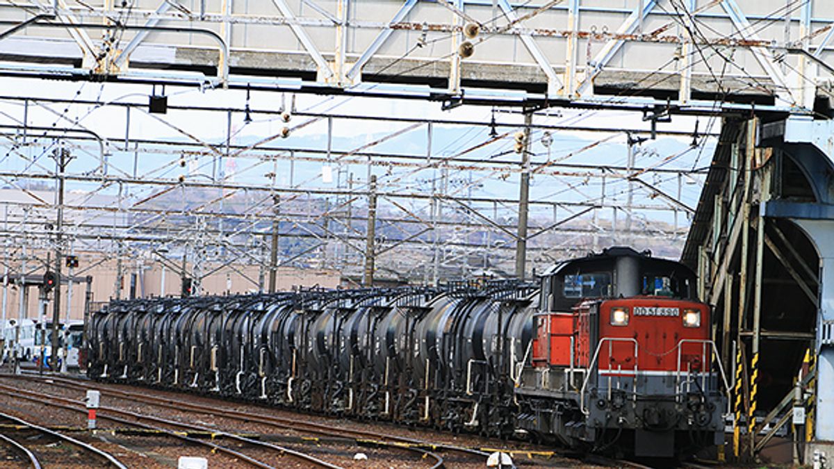 四日市是傳統重工業大城,因此JR線是以貨運為主,時常可見油罐列車。(圖/陳威臣攝|想想論壇提供) 四日市是傳統重工業大城,因此JR線是以貨運為主,時常可見油罐列車。(圖/陳威臣攝|想想論壇提供)