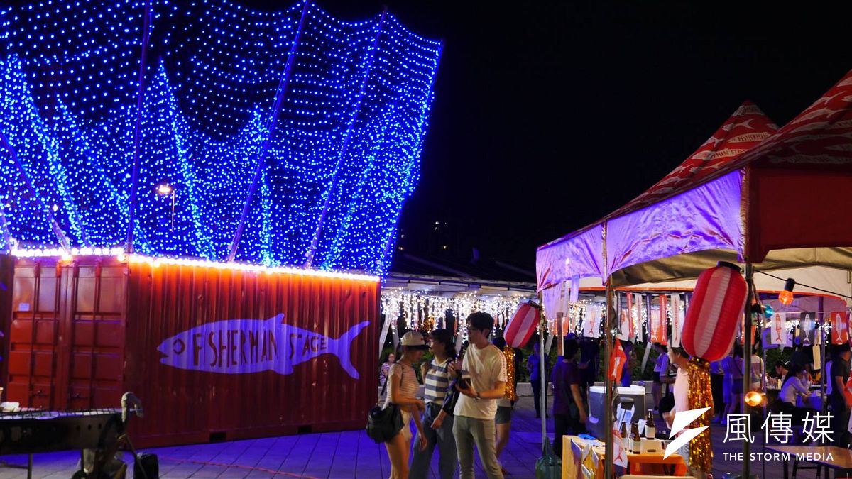 淡水漁人舞台即將邁入最後一周,25日將由「鱷魚樂團」與「BOXING」擔綱演出。(圖/新北市觀光旅遊局提供) 淡水漁人舞台即將邁入最後一周,25日將由「鱷魚樂團」與「BOXING」擔綱演出。(圖/新北市觀光旅遊局提供)