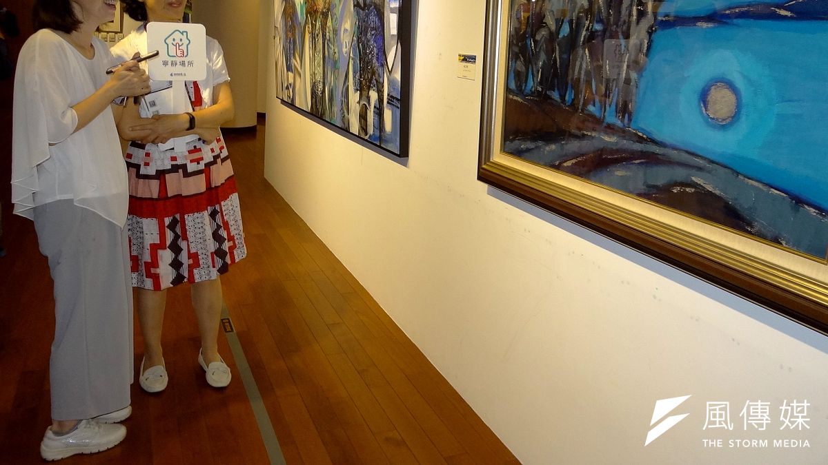 台灣藝術大師倪朝龍在正修科大舉辦「愛的行板II」回顧展,回顧超過一甲子的藝術旅程。(圖/徐炳文攝) 台灣藝術大師倪朝龍在正修科大舉辦「愛的行板II」回顧展,回顧超過一甲子的藝術旅程。(圖/徐炳文攝)