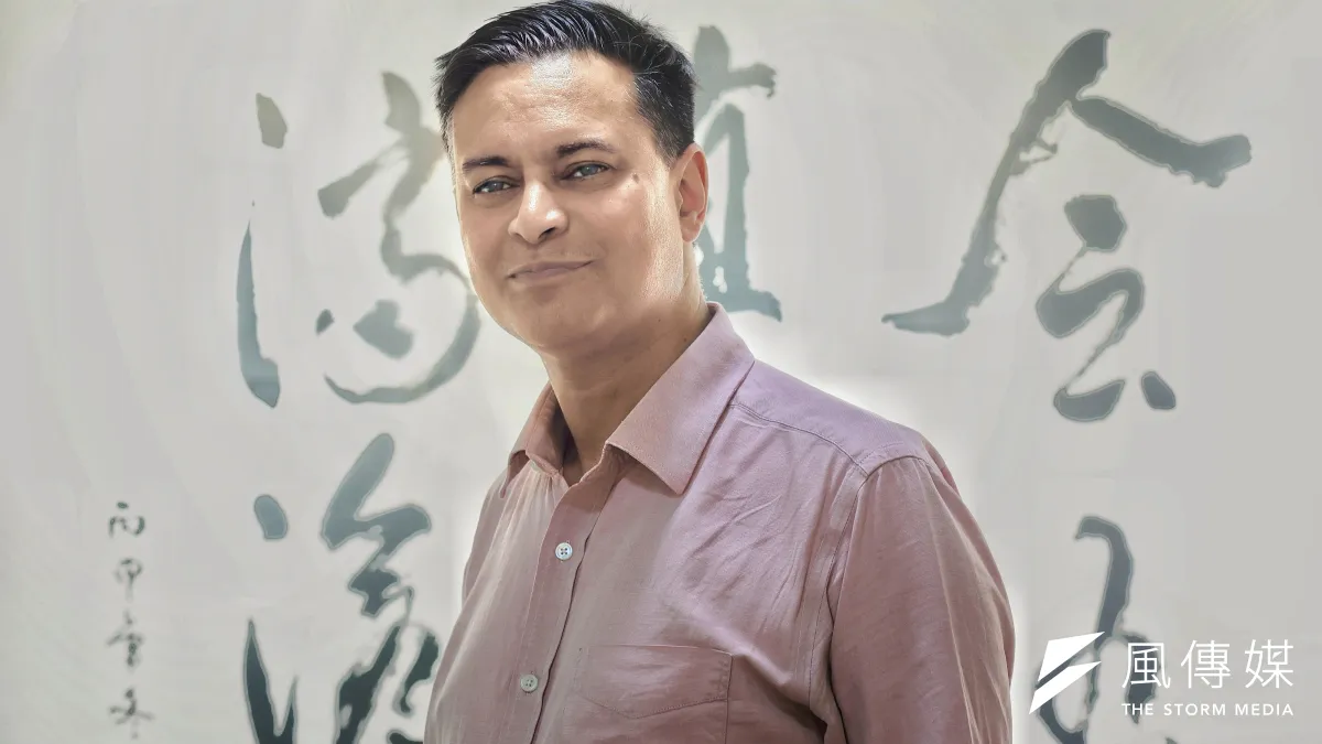 美國哈佛大學米德(Rana Mitter)5月15日接受《風傳媒》獨家專訪。他表示,台灣要想脫離與中國的任何聯繫,在現實中仍然非常困難。(柯承惠攝)