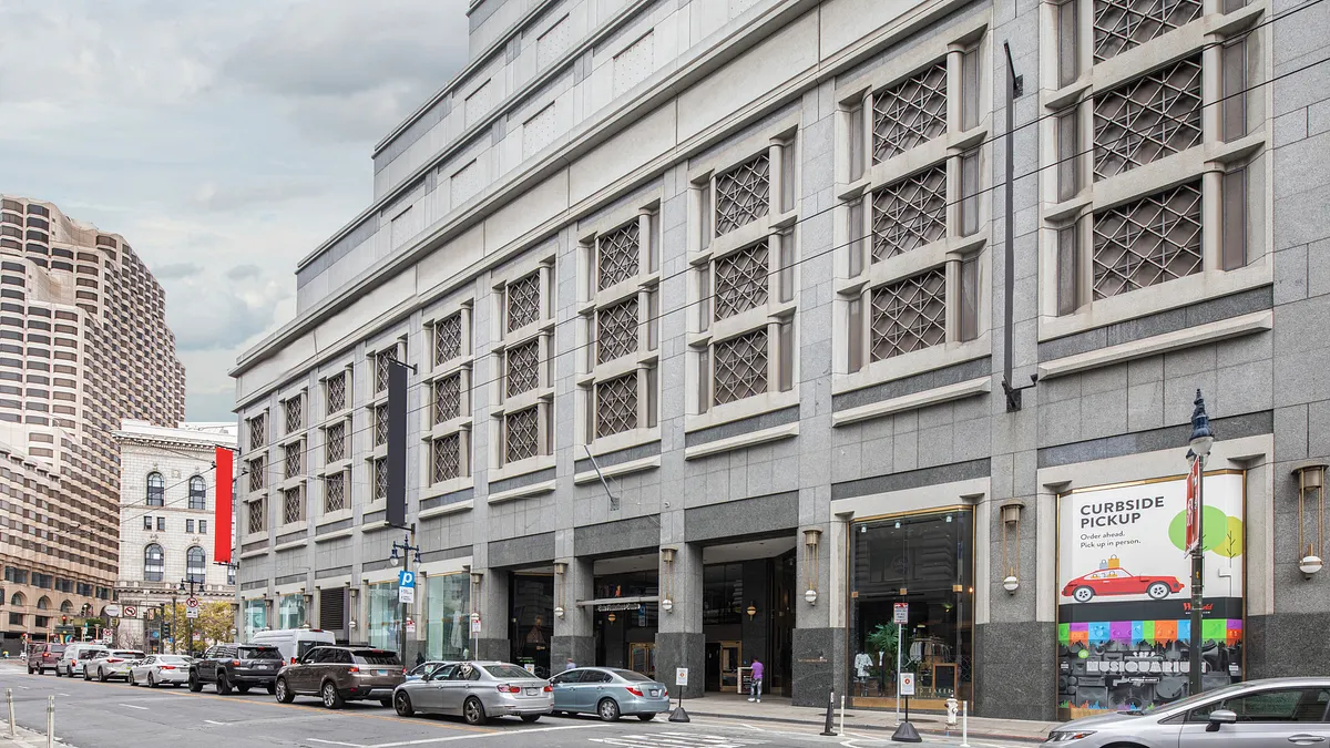 舊金山最大購物商場舊金山中心目前正處於嚴重的經營危機。(取自San Francisco Centre臉書粉專) 舊金山最大購物商場舊金山中心目前正處於嚴重的經營危機。(取自San Francisco Centre臉書粉專)