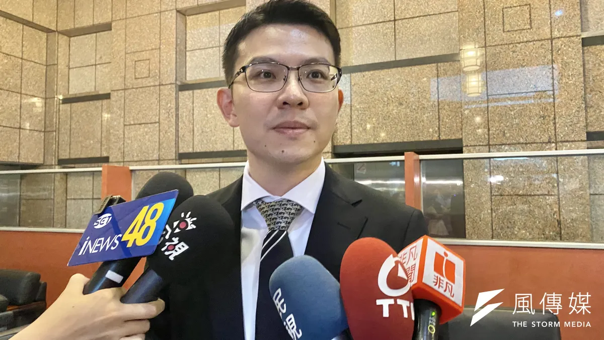 新光銀行企業工會理事長李孟庭是首位出身MA(儲備幹部)的銀行工會領袖。(陳怡慈攝)