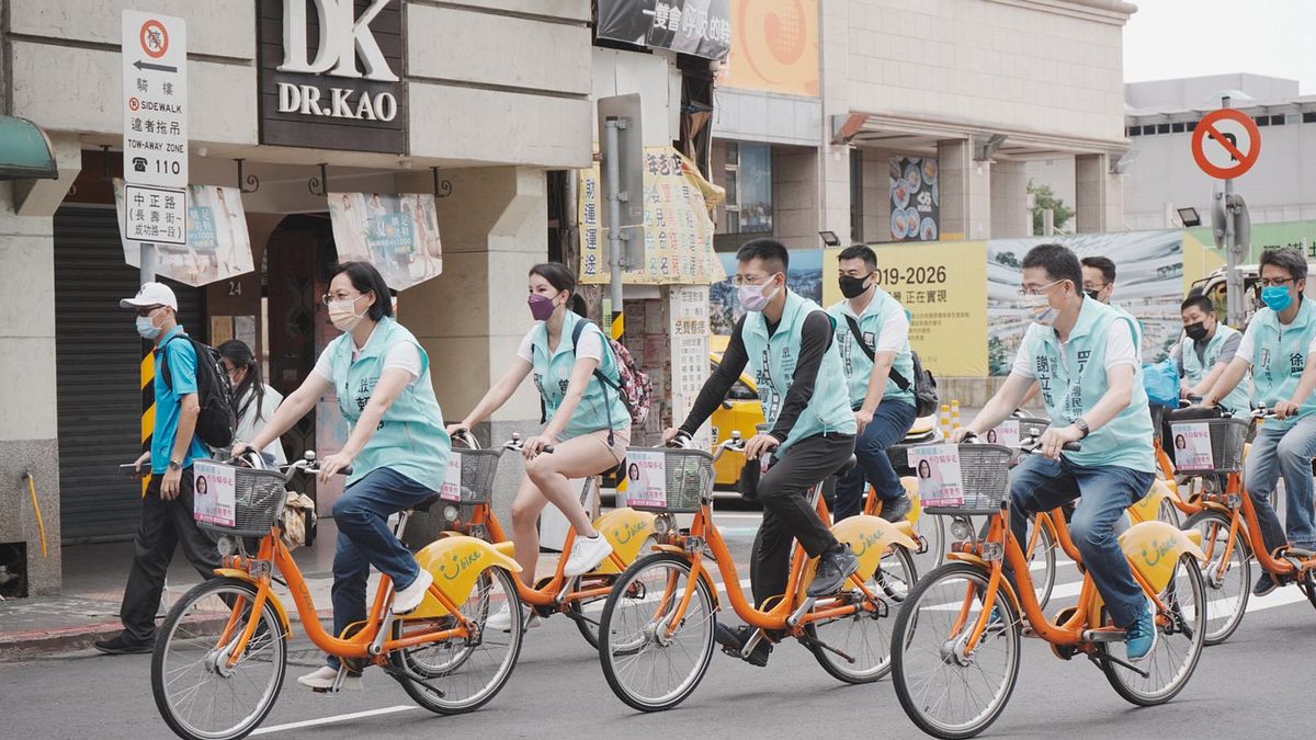 民眾黨桃園市長參選人賴香伶發起騎行活動。(賴香伶辦公室提供) 民眾黨桃園市長參選人賴香伶發起騎行活動。(賴香伶辦公室提供)