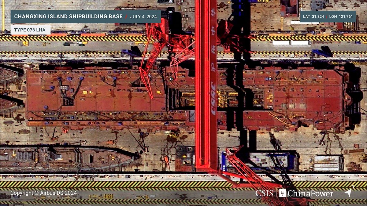 美國智庫CSIS公布的衛星照片顯示,中國正在打造的076型兩棲攻擊艦。一旦完工,將成為世界上最大的兩棲攻擊艦。(取自CSIS網站) 美國智庫CSIS公布的衛星照片顯示,中國正在打造的076型兩棲攻擊艦。一旦完工,將成為世界上最大的兩棲攻擊艦。(取自CSIS網站)