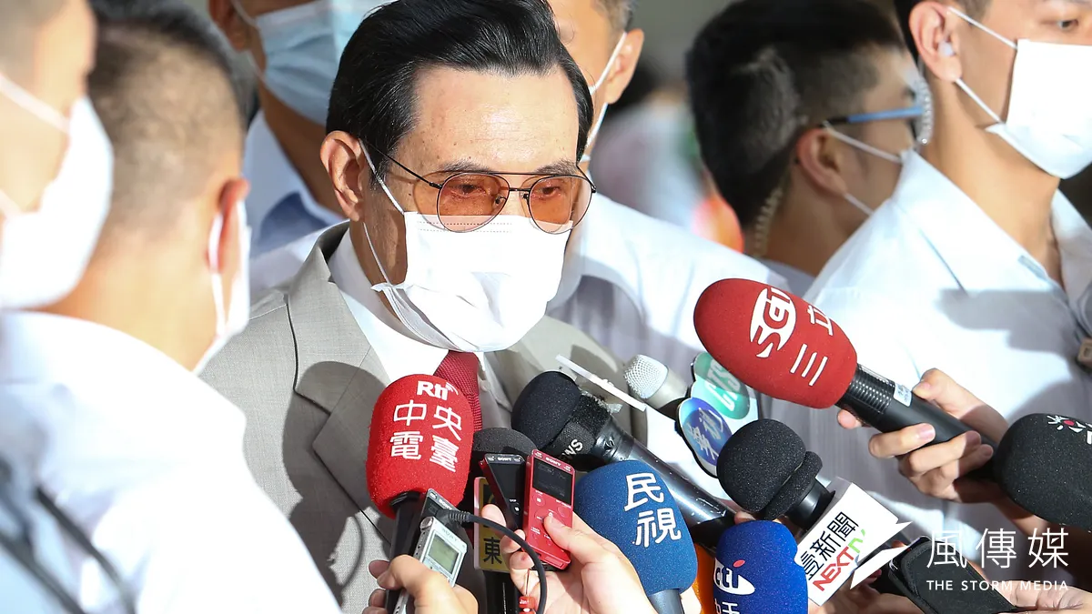 前總統馬英九8日出席「肝病防治學術基金會26周年慶」,對於境外生來台排除陸生,痛批「太不像話」。(顏麟宇攝) 前總統馬英九8日出席「肝病防治學術基金會26周年慶」,對於境外生來台排除陸生,痛批「太不像話」。(顏麟宇攝)