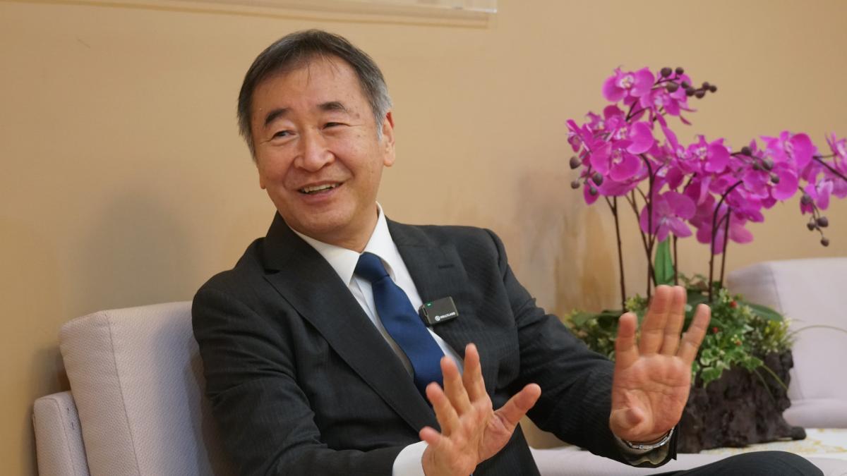 重磅專訪》微中子其實有質量!顛覆物理界假設 神岡實驗打造「師徒二代諾貝爾獎」傳奇