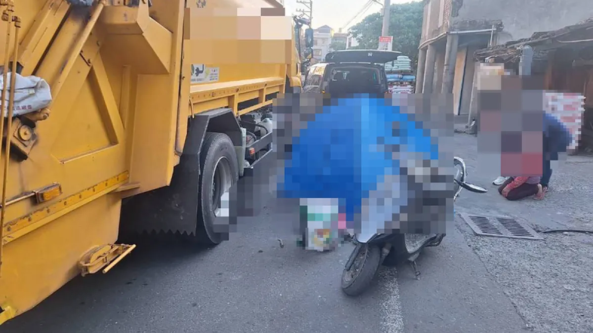 彰化童乘機車疑誤接觸油門暴衝 遭垃圾車輾斃 彰化縣芳苑鄉1名未戴安全帽的幼童27日跨坐外婆機車時,疑機車未熄火,誤接觸油門暴衝,遭垃圾車輾斃。(民眾提供)中央社記者鄭維真傳真115年5月29日