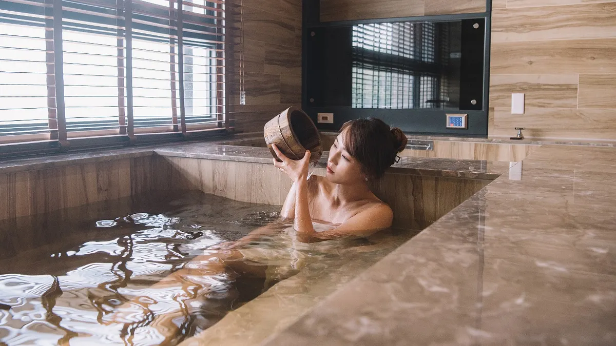 苗栗泰安溫泉是全國知名的碳酸氫鈉泉,有「美人湯」稱號。(圖/苗栗縣政府文化觀光局提供) 苗栗泰安溫泉是全國知名的碳酸氫鈉泉,有「美人湯」稱號。(圖/苗栗縣政府文化觀光局提供)