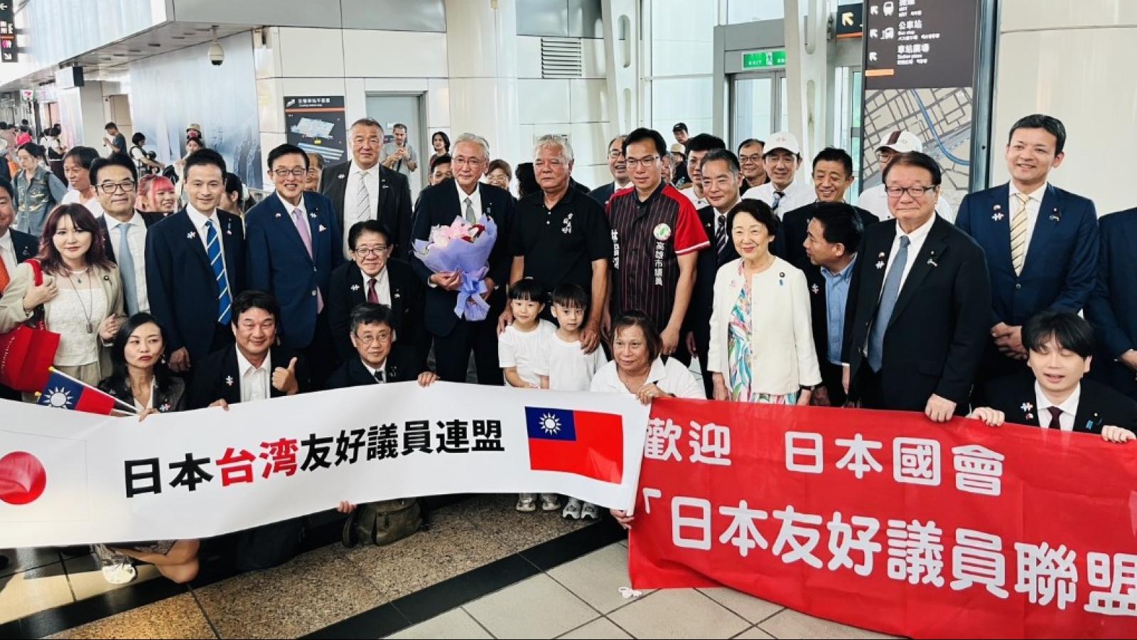 日本27名跨黨派議員訪高雄 林智鴻親迎「台灣之友」:深化台日善的循環