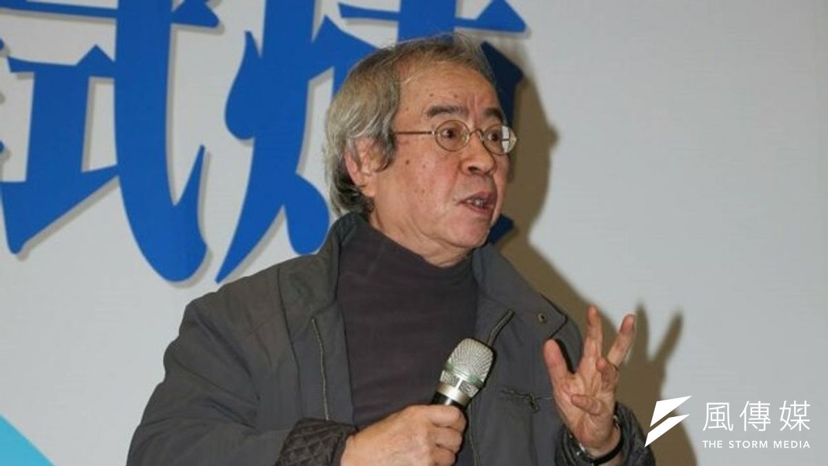 知名評論家南方朔20日表示,台灣的政治越來越走向法西斯威權,且持續在退步,台灣應思考轉型之路,並找出究竟「型」在哪裡。(余志偉攝) 知名評論家南方朔20日表示,台灣的政治越來越走向法西斯威權,且持續在退步,台灣應思考轉型之路,並找出究竟「型」在哪裡。(余志偉攝)