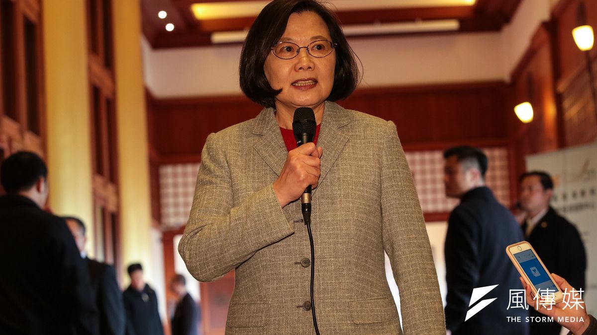 今年大年初一(2月5日),有民眾在總統蔡英文(見圖)的臉書留言「新年願望:斬首蔡英文,中國大統一!」刑事局偵九大隊主動偵辦,目前鎖定IP來自中國。(資料照,顏麟宇攝) 今年大年初一(2月5日),有民眾在總統蔡英文(見圖)的臉書留言「新年願望:斬首蔡英文,中國大統一!」刑事局偵九大隊主動偵辦,目前鎖定IP來自中國。(資料照,顏麟宇攝)