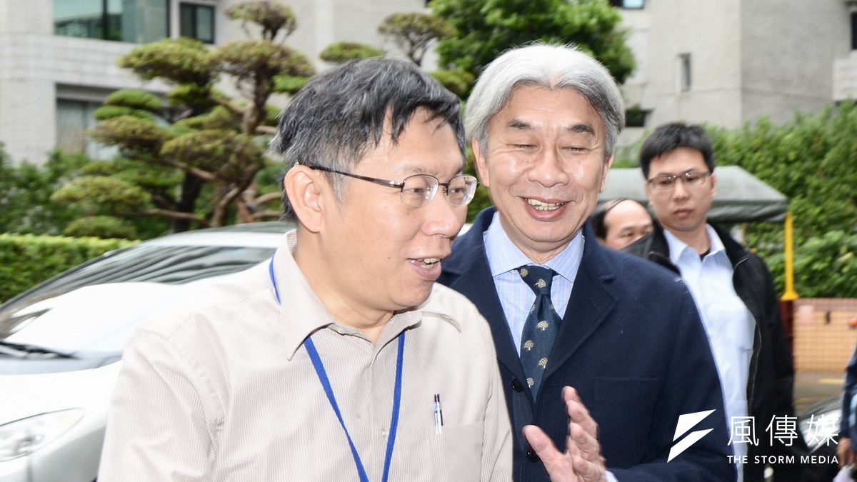 台北市長柯文哲與文化局長倪重華出席自由巷國際人權特展活動。(林俊耀攝) 台北市長柯文哲與文化局長倪重華出席自由巷國際人權特展活動。(林俊耀攝)