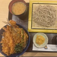 天丼専門店てんやは、富山県産ほたるいかや鳥取県産鯵など日本の海の恵みを贅沢に使用した初夏限定メニュー海かぜ天丼を発売した。(写真/黃信維撮影) 天丼専門店てんやは、富山県産ほたるいかや鳥取県産鯵など日本の海の恵みを贅沢に使用した初夏限定メニュー海かぜ天丼を発売した。(写真/黃信維撮影)
