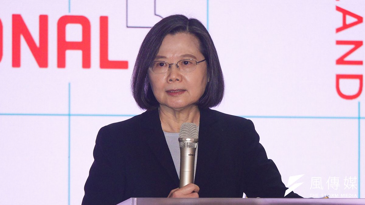 總統府發言人林聿禪今日表示,總統蔡英文(見圖)及副總統賴清德將會分別捐出1個月所得,盼能盡一份心力,幫助土耳其盡速重建家園。(資料照,蔡親傑攝) 總統府發言人林聿禪今日表示,總統蔡英文(見圖)及副總統賴清德將會分別捐出1個月所得,盼能盡一份心力,幫助土耳其盡速重建家園。(資料照,蔡親傑攝)