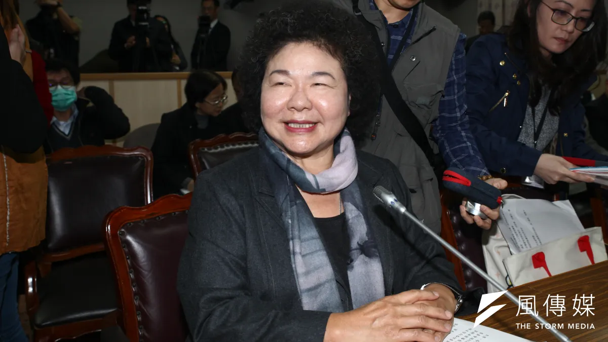 高雄市政府21日召開「為高雄留下永續發展資產」記者會,說明陳菊任內舉借2410多億元。(資料照,蔡親傑攝)