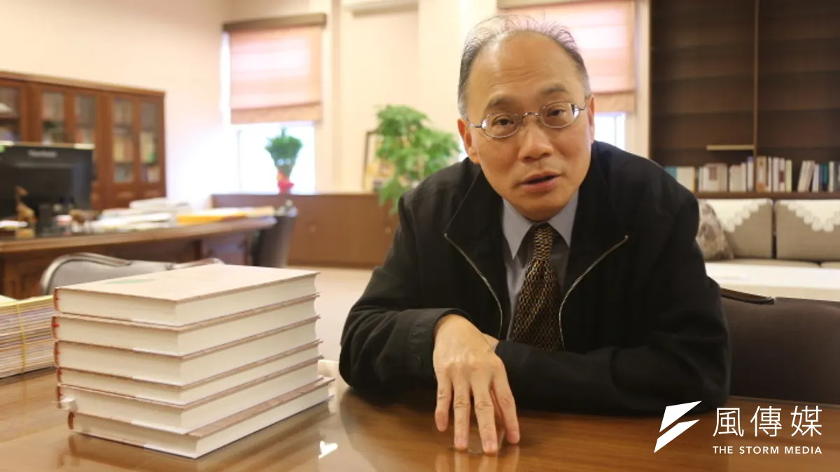 國史館館長吳密察指出,國史館將加速整理館藏檔案,清查二二八檔案是轉型正義的第一步。(石秀娟攝) 國史館館長吳密察指出,國史館將加速整理館藏檔案,清查二二八檔案是轉型正義的第一步。(石秀娟攝)