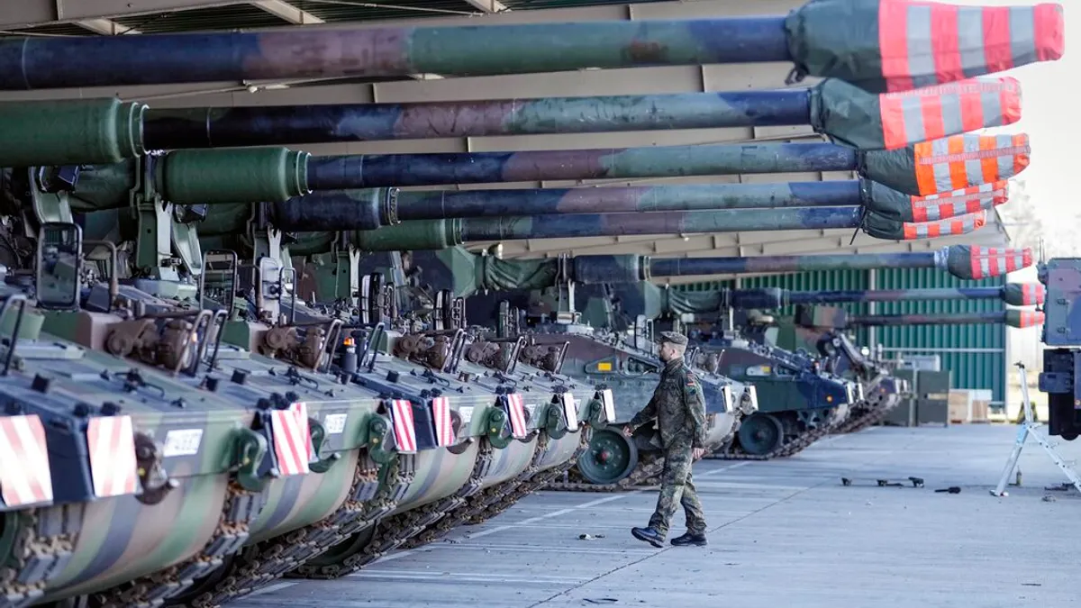 2022年2月14日,德國聯邦國防軍的PZH 2000自走砲。(美聯社)